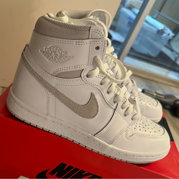 AIR JORDAN 1 RETRO HIGH '85
"Neutral Grey" size 6.5 MEN/ 8 WOMEN - Picture 5 of 14